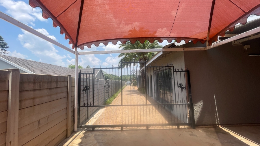 4 Bedroom Property for Sale in Flimieda North West